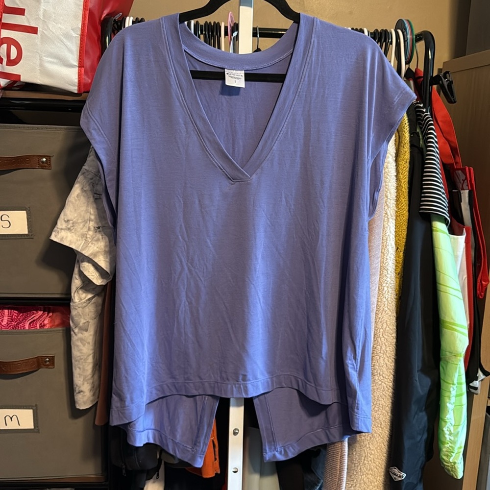 Athleta Explore Ample Essence Tie Back Short Slee… - image 4